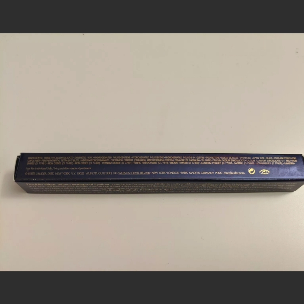 Estee Lauder Double Wear Infinite Waterproof Liner - Picture 3 of 7